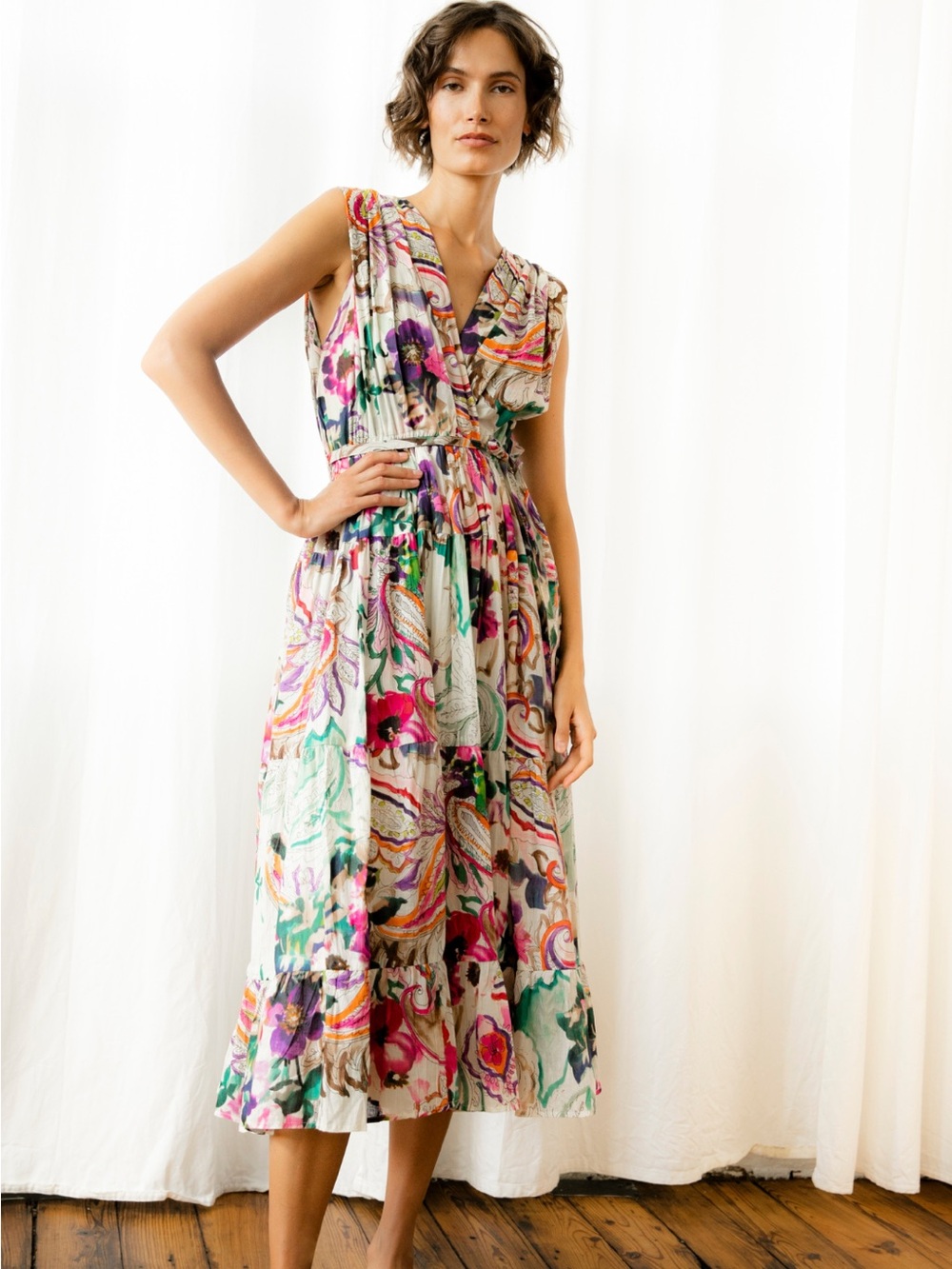 Sleeveless Floral V-Neck Midi Dress in Multicolor bohemian boho flowy resort